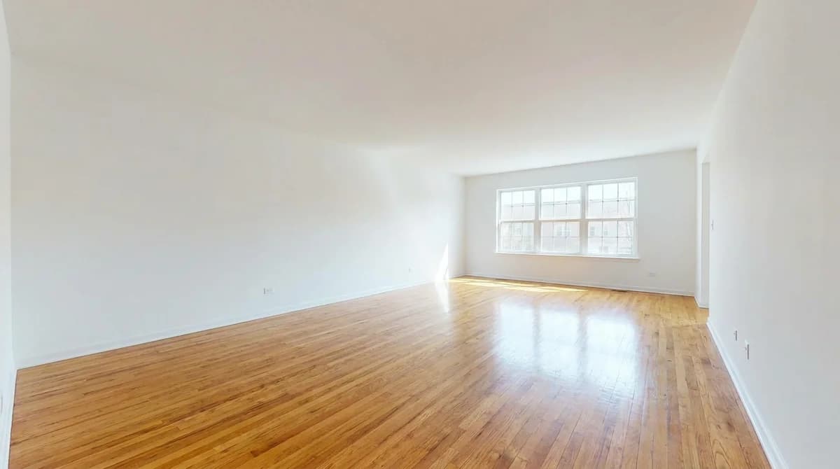 Empty unfurnished living room before virtual staging
